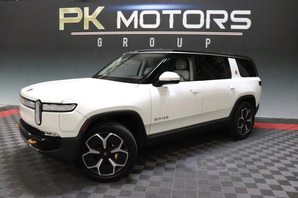 2023 Rivian R1S Adventure