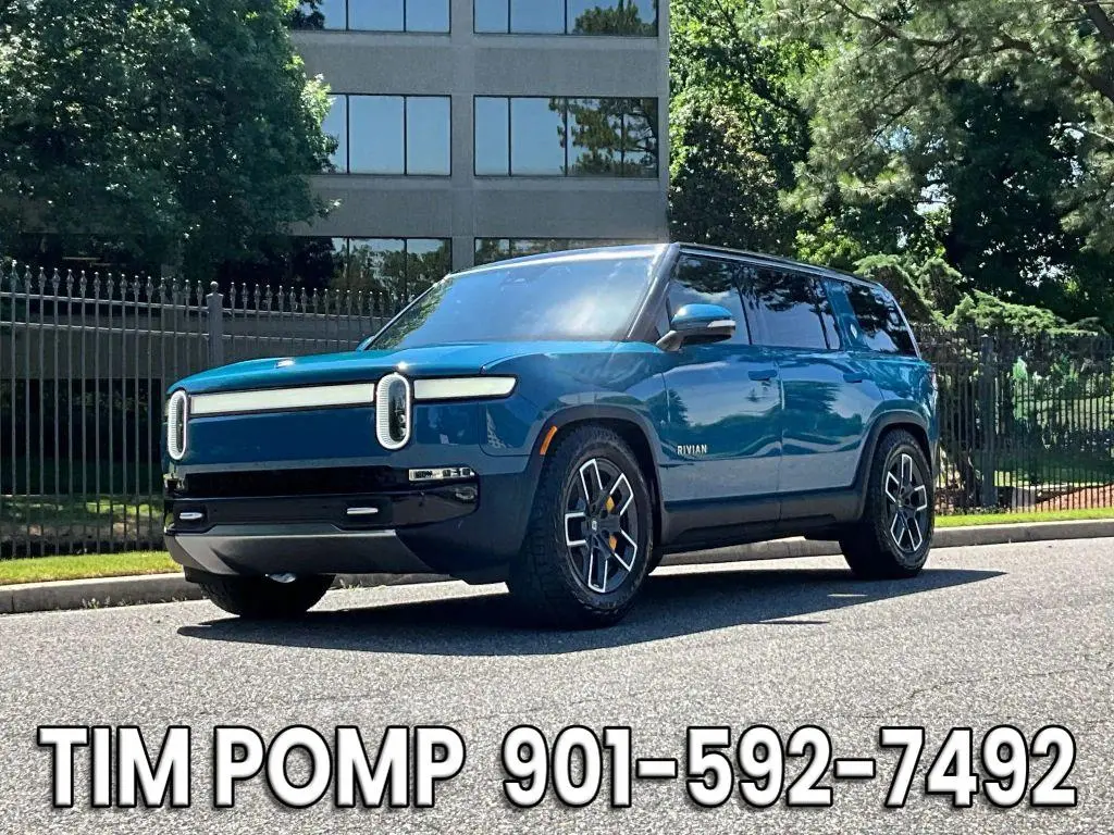 2023 Rivian R1S Adventure