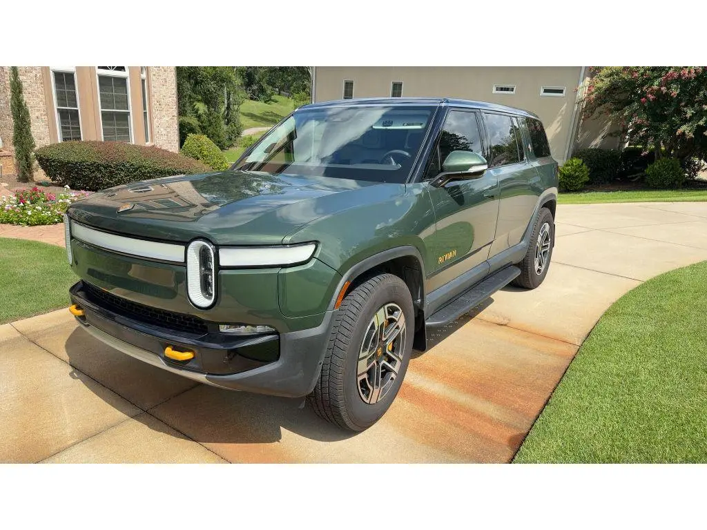 2023 Rivian R1S Adventure