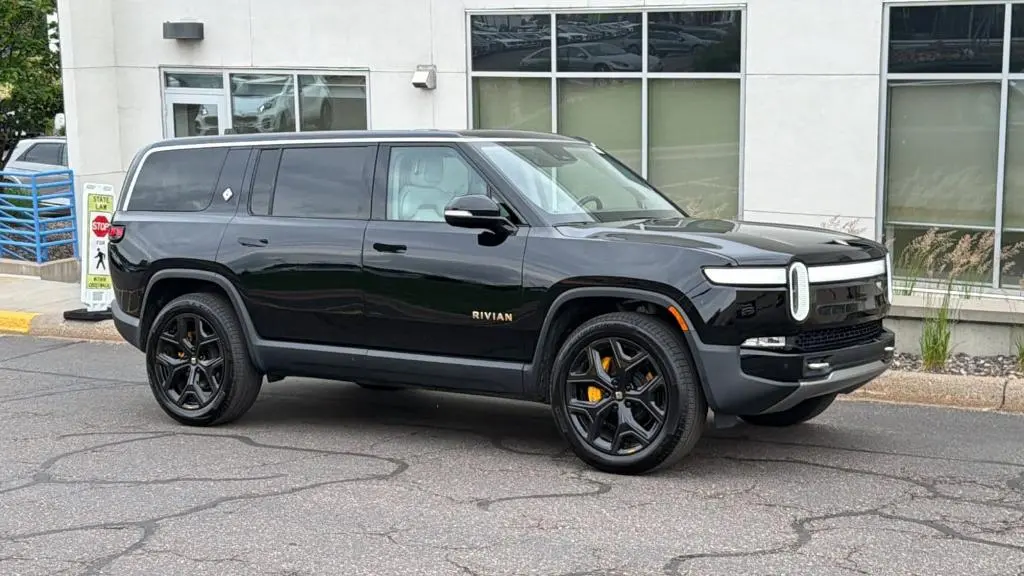 2024 Rivian R1S Adventure