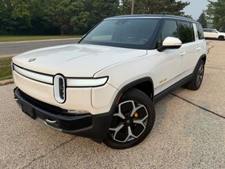 2024 Rivian R1S Adventure