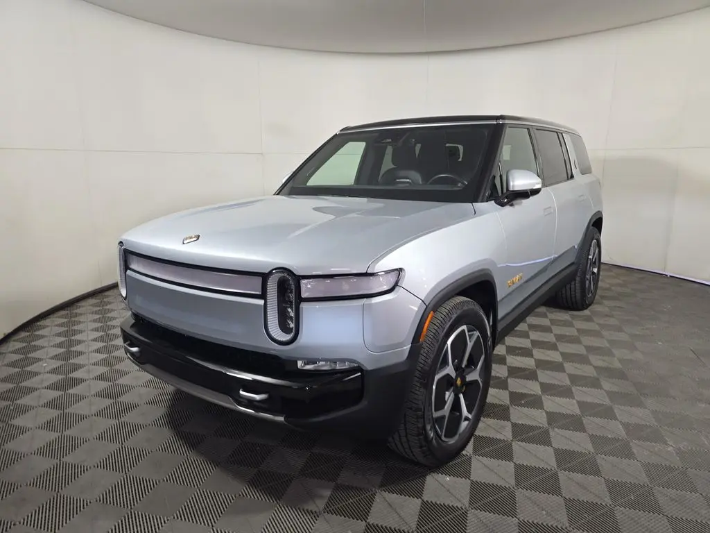 2024 Rivian R1S Adventure