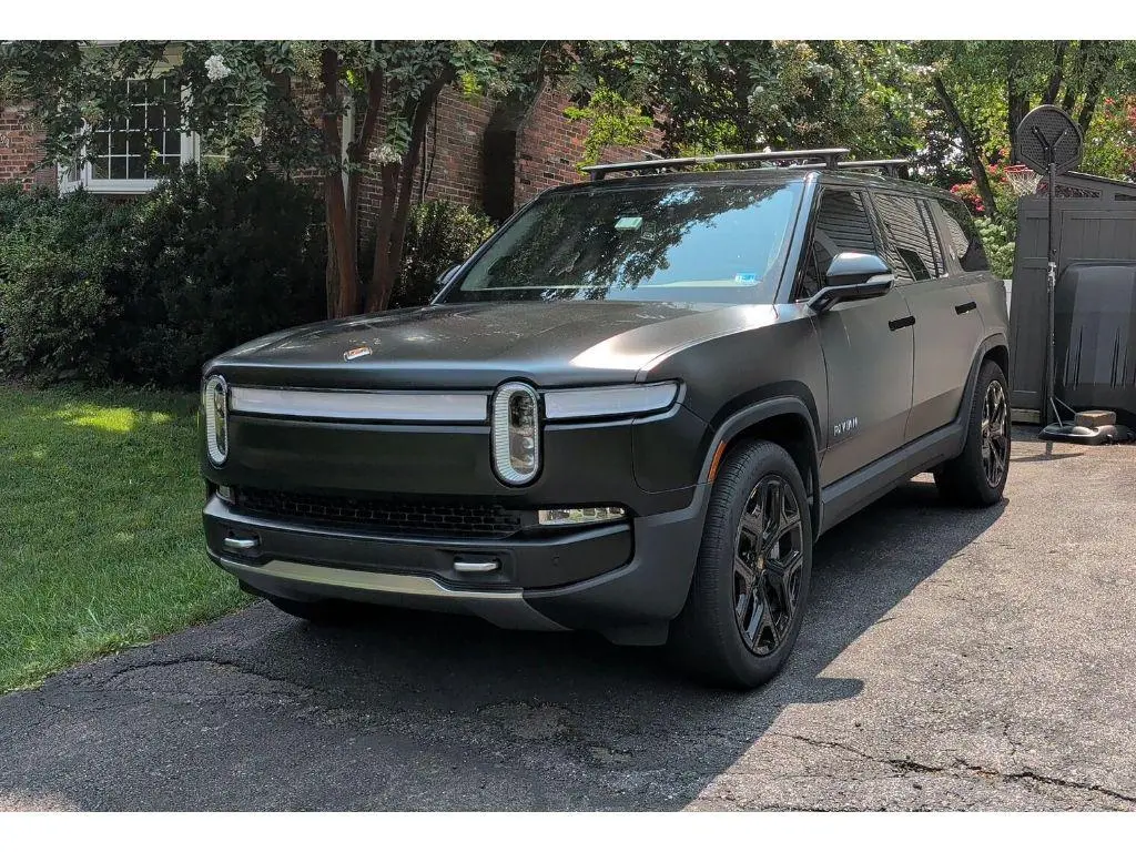 2023 Rivian R1S Adventure