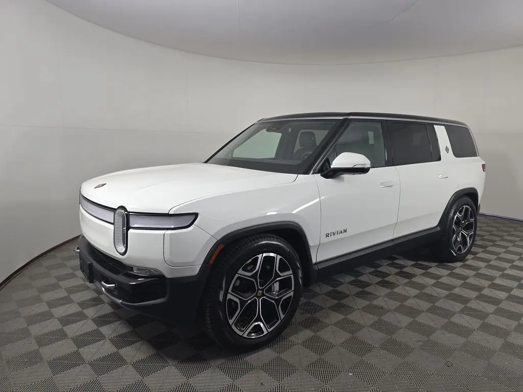 2024 Rivian R1S Adventure