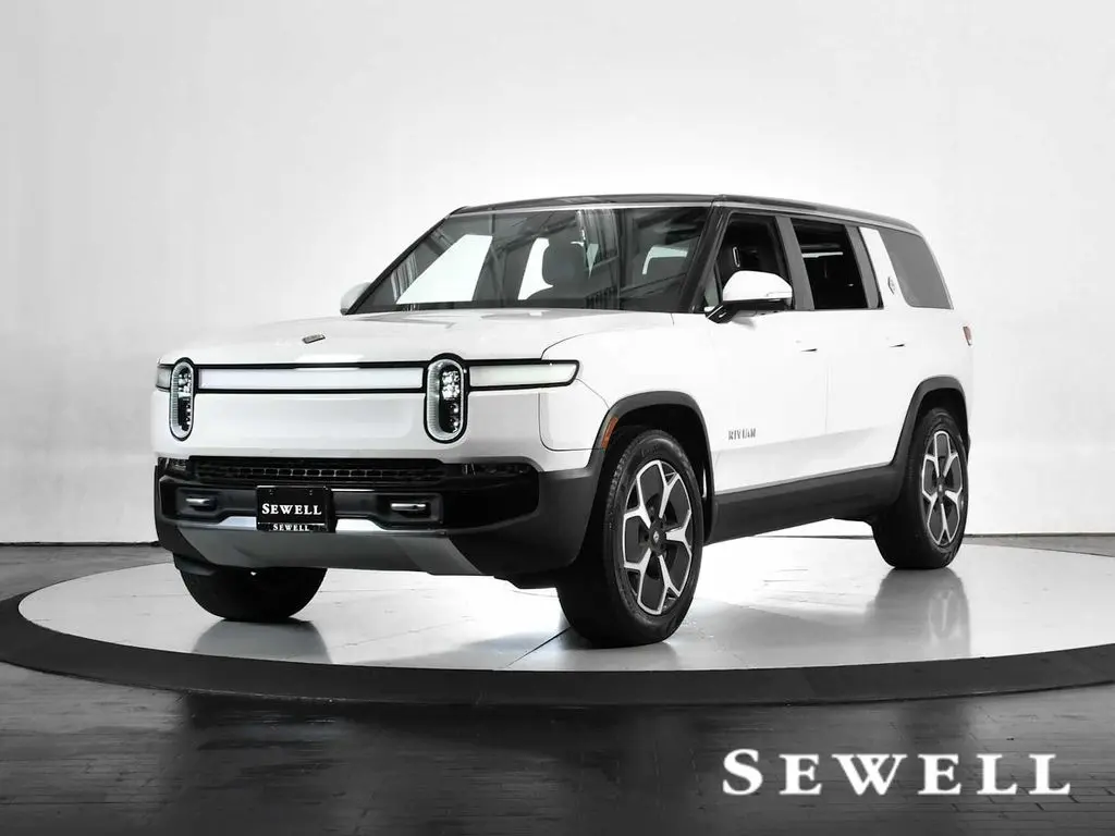 2024 Rivian R1S Adventure
