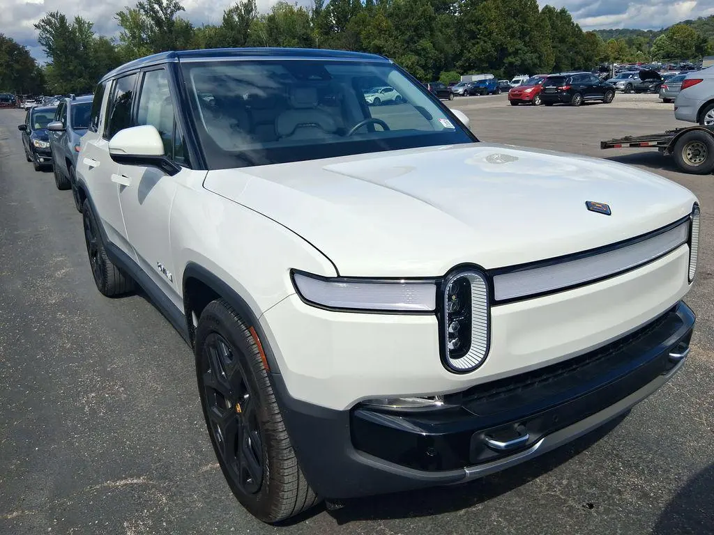 2023 Rivian R1S Adventure