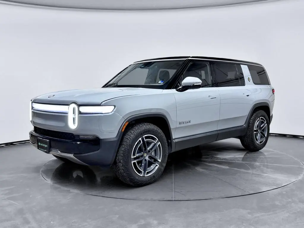 2025 Rivian R1S Adventure