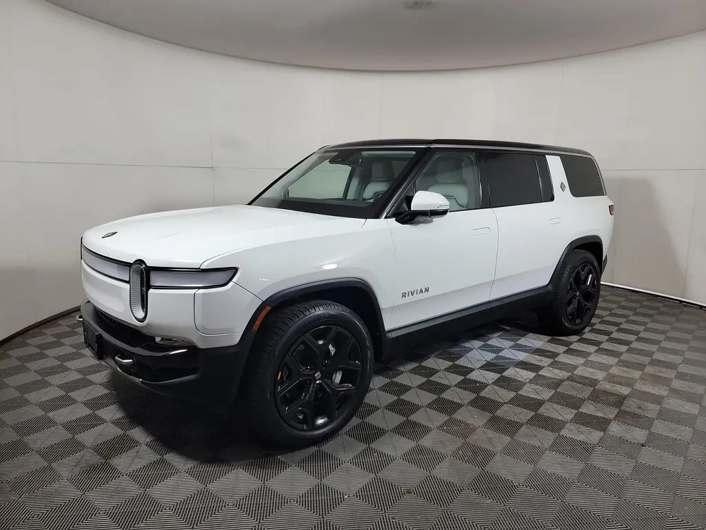 2024 Rivian R1S Adventure
