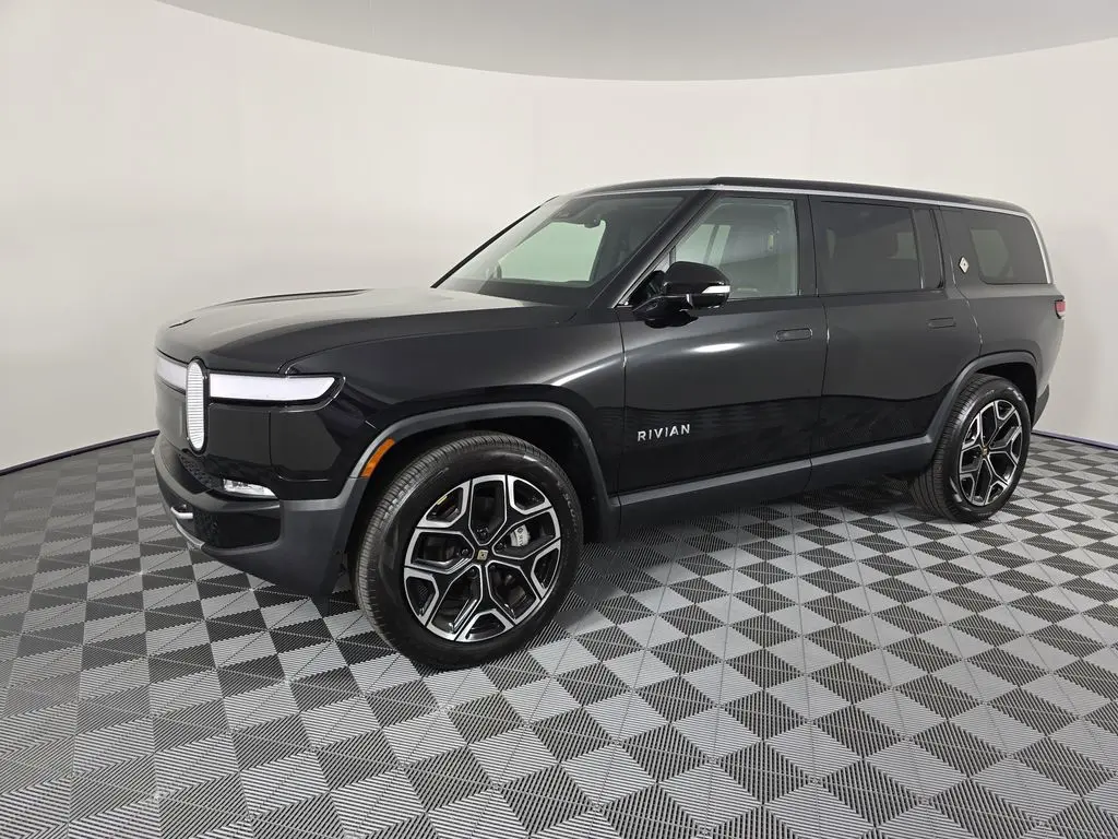 2024 Rivian R1S Adventure