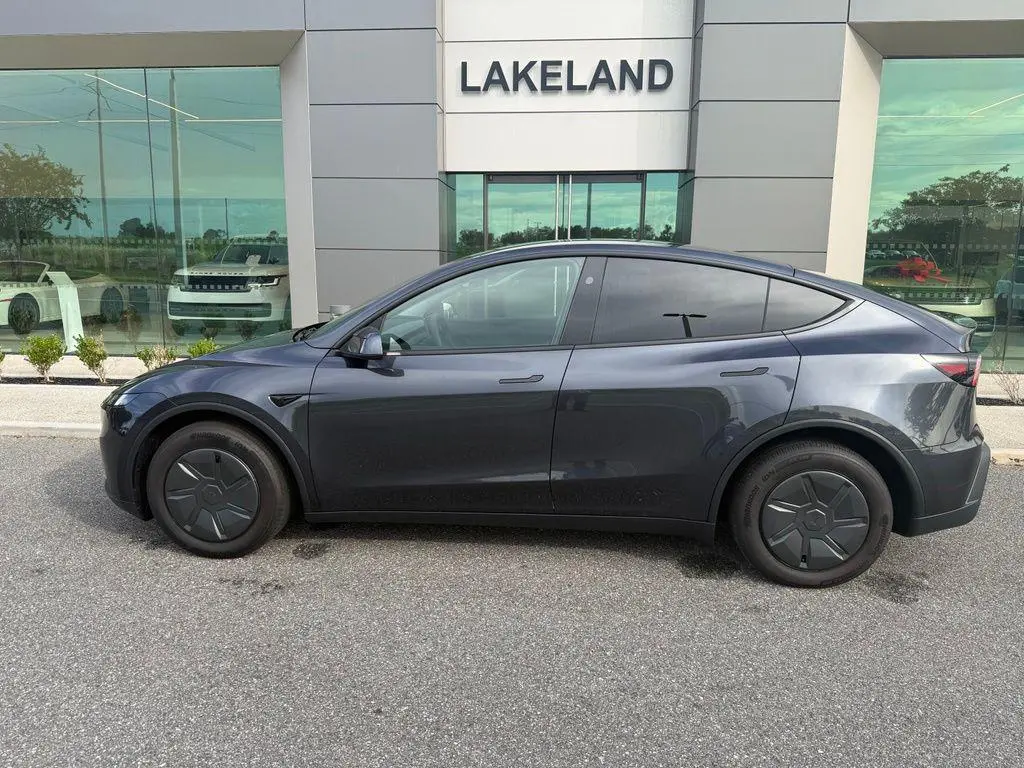 2026 Tesla Model Y Premium