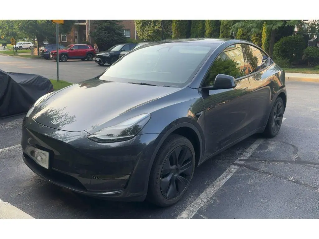 2025 Tesla Model Y Long Range