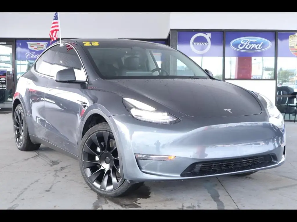 2023 Tesla Model Y Long Range