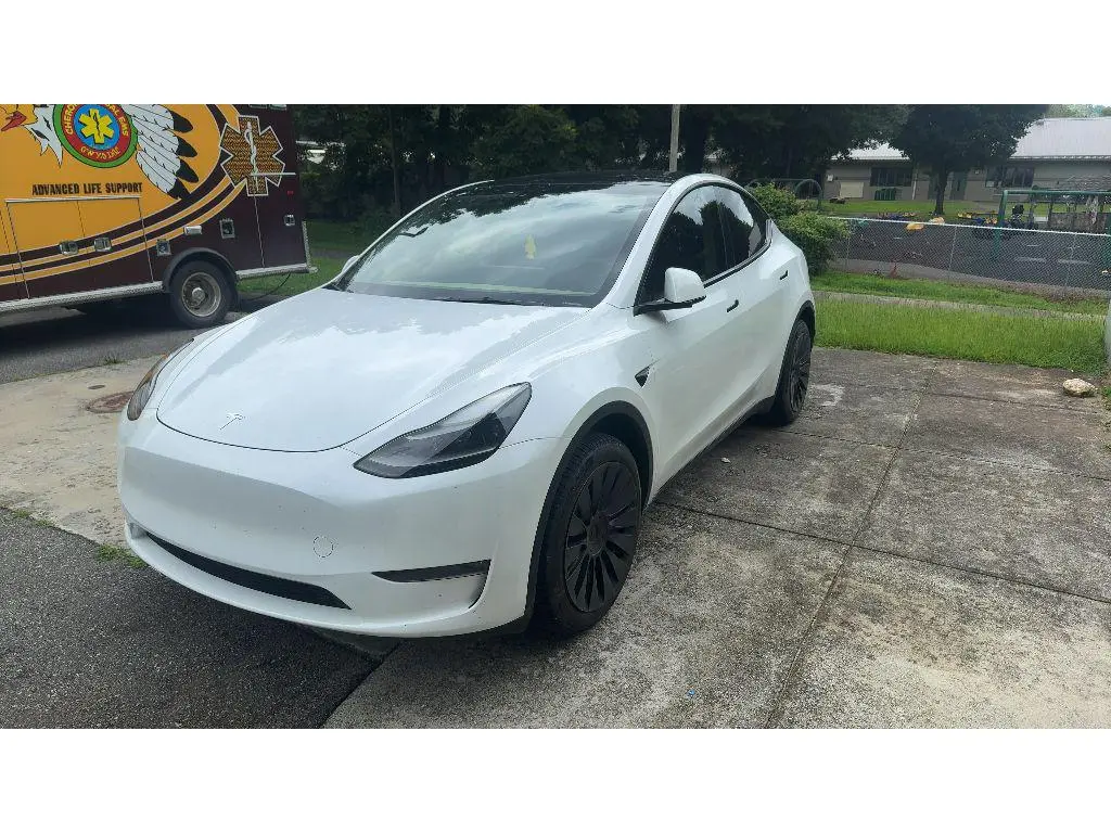 2024 Tesla Model Y Long Range