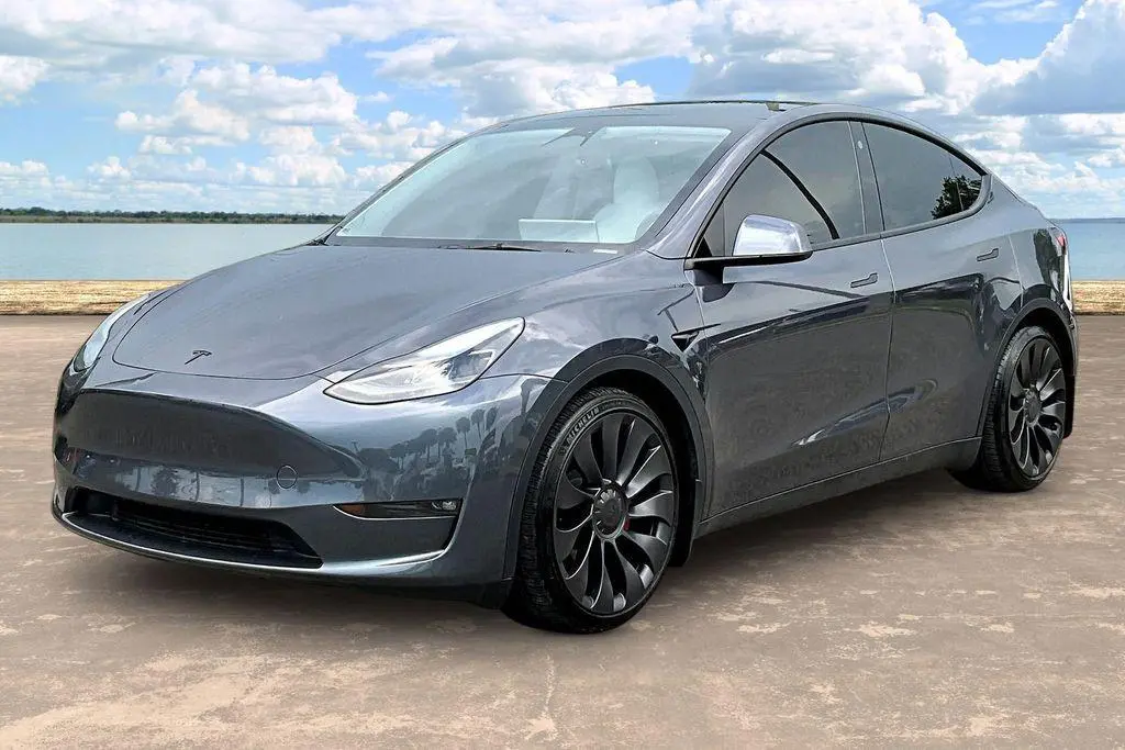 2023 Tesla Model Y Performance