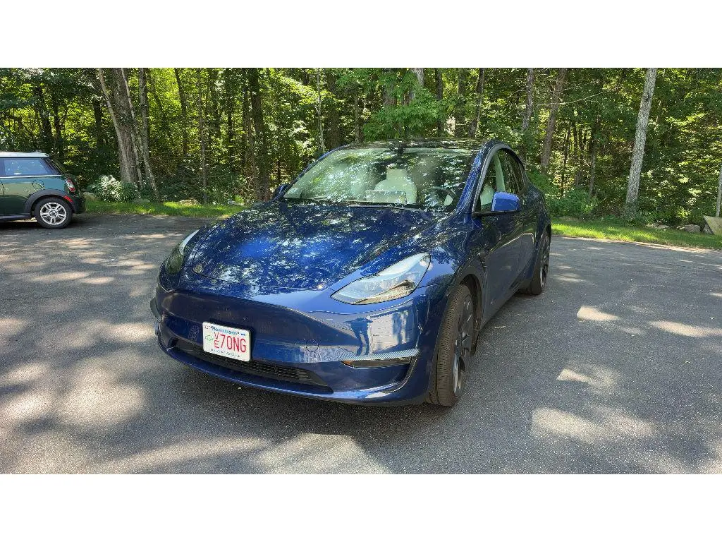 2025 Tesla Model Y Performance