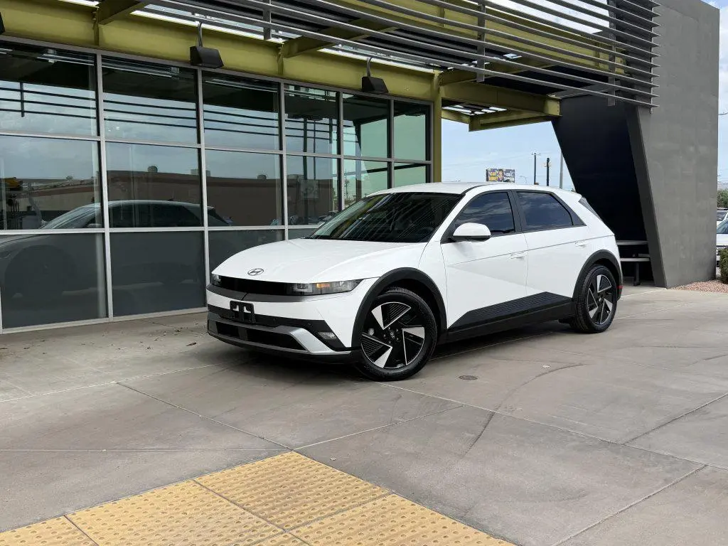 2025 Hyundai Ioniq 5 SE