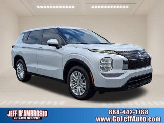 2022 Mitsubishi Outlander ES