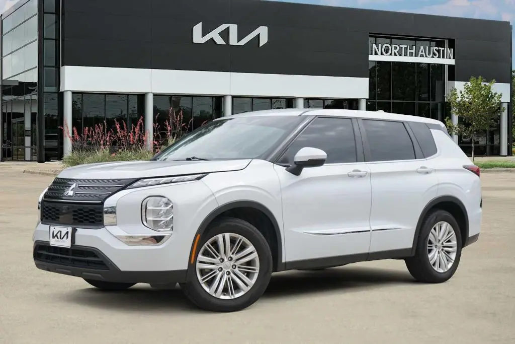 2022 Mitsubishi Outlander ES