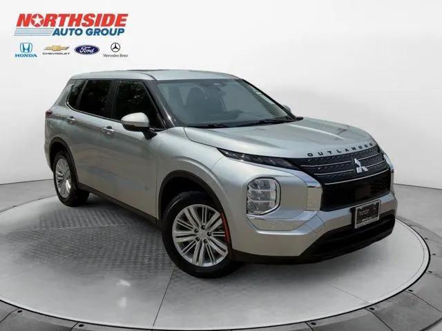 2024 Mitsubishi Outlander ES