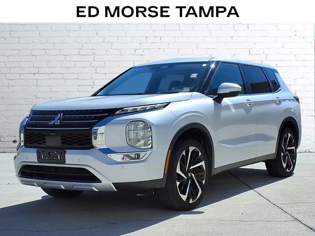 2022 Mitsubishi Outlander SE