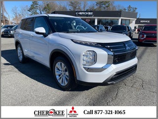 2026 Mitsubishi Outlander ES