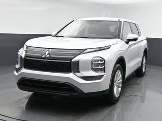 2026 Mitsubishi Outlander ES