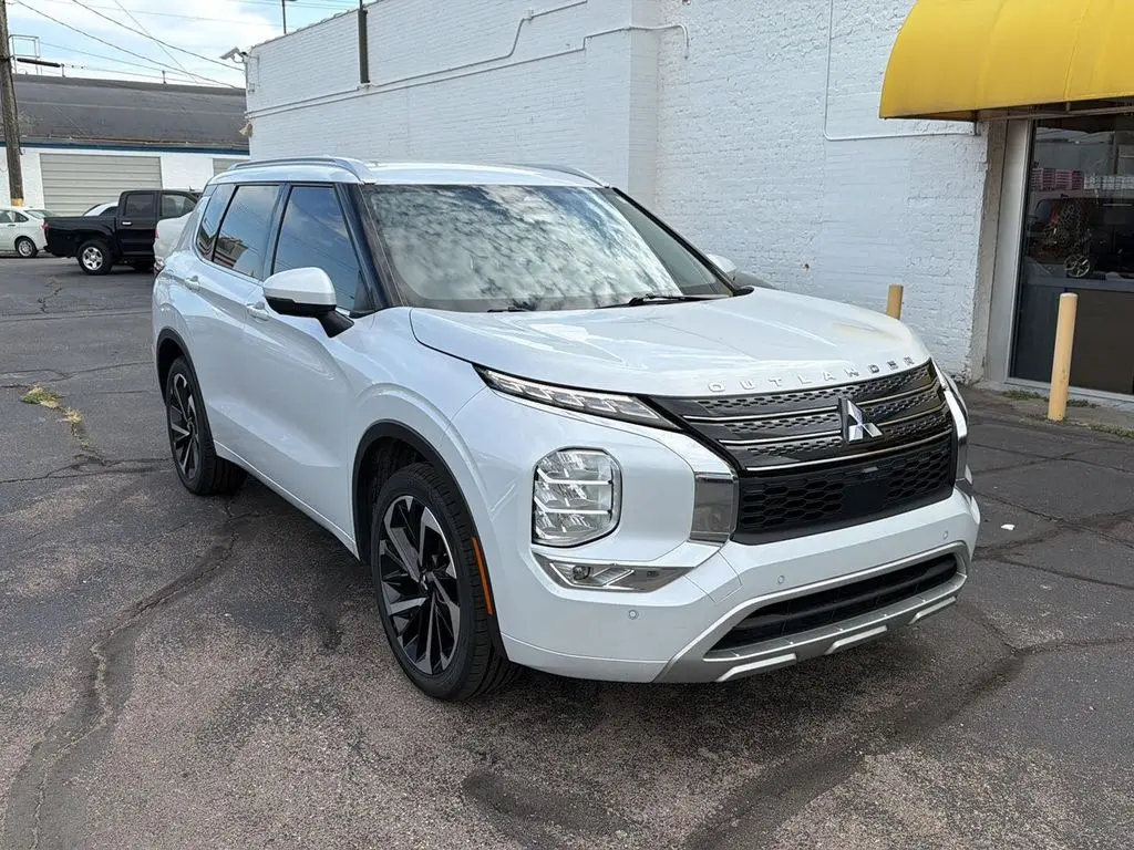 2023 Mitsubishi Outlander SEL
