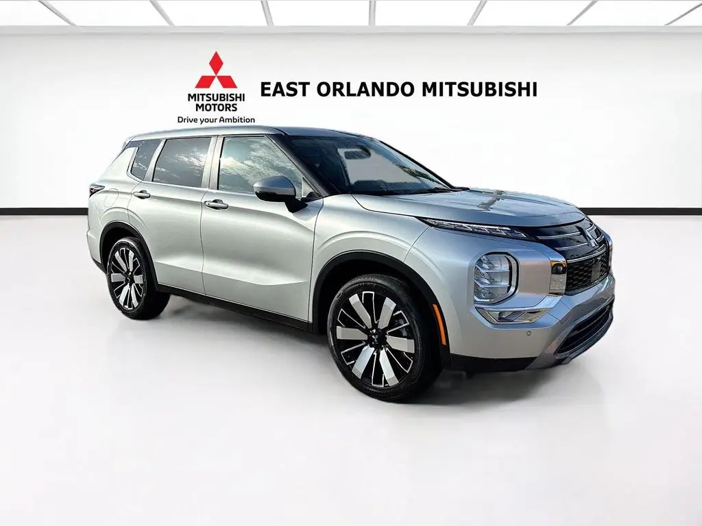 2025 Mitsubishi Outlander SE