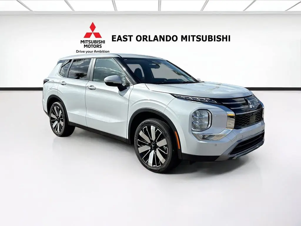 2025 Mitsubishi Outlander SE