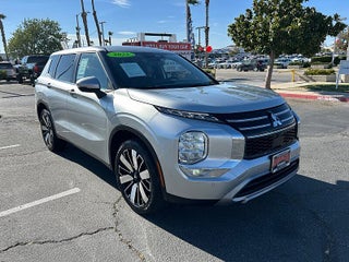 2025 Mitsubishi Outlander SE