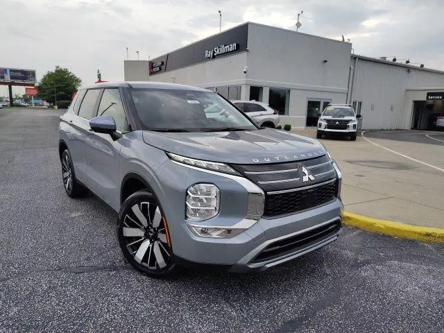 2026 Mitsubishi Outlander SE