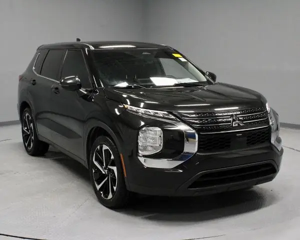 2022 Mitsubishi Outlander ES