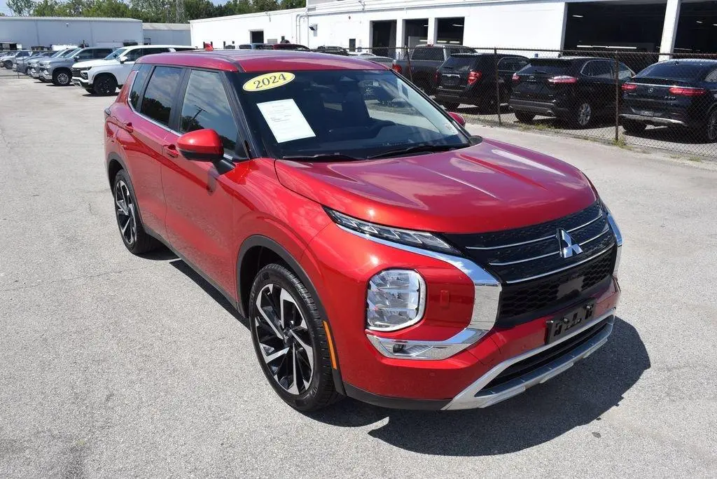 2024 Mitsubishi Outlander SE