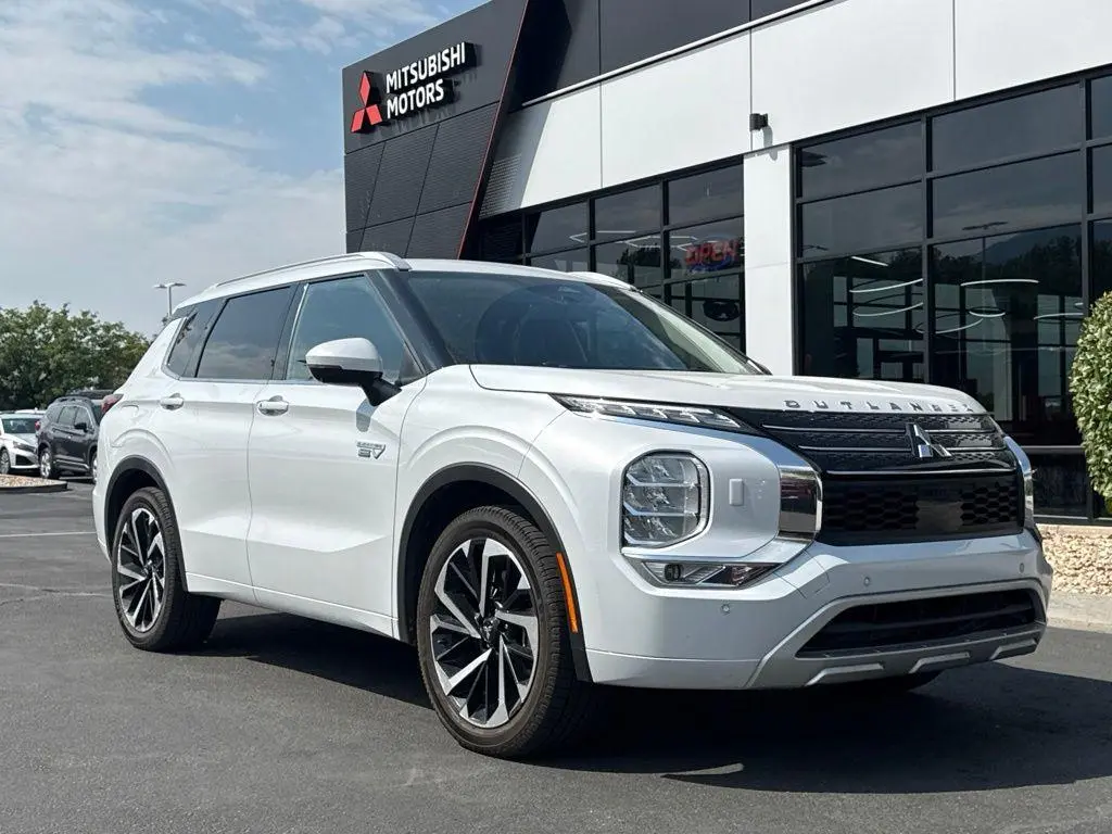 2023 Mitsubishi Outlander SEL
