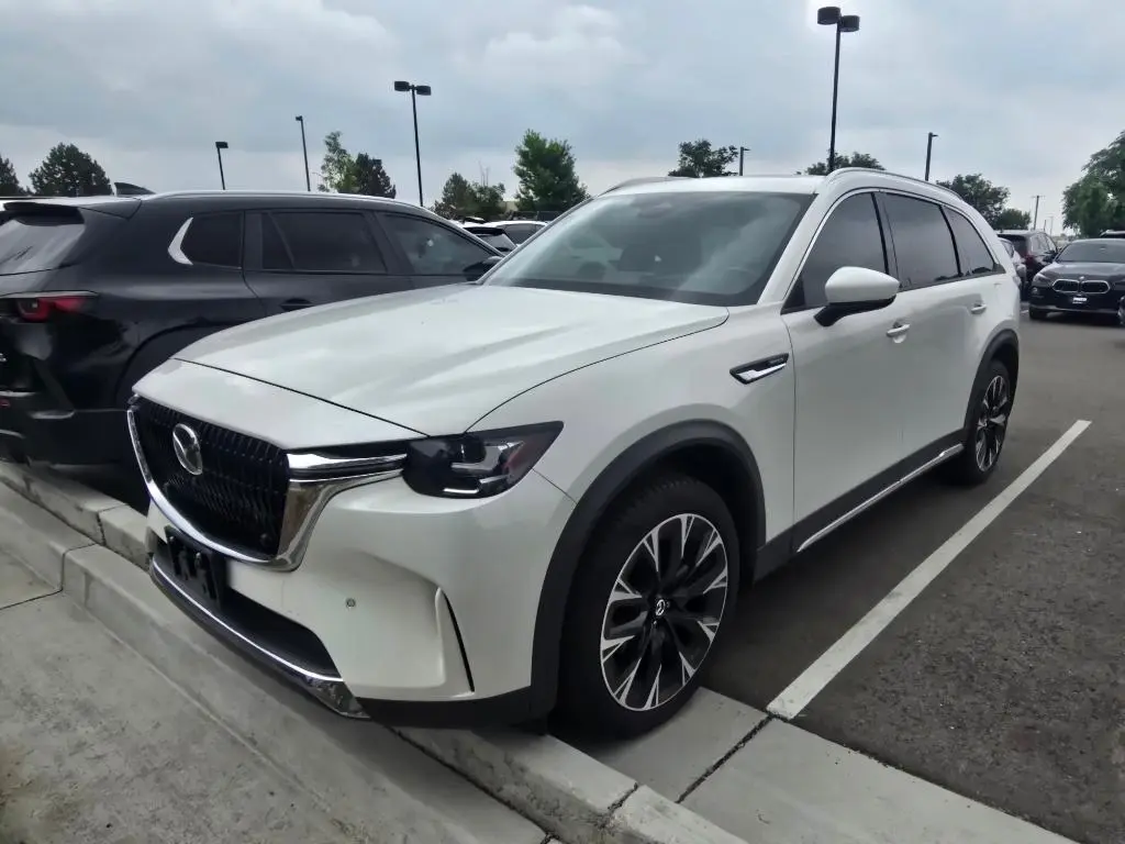 2024 Mazda CX-90 Premium Plus