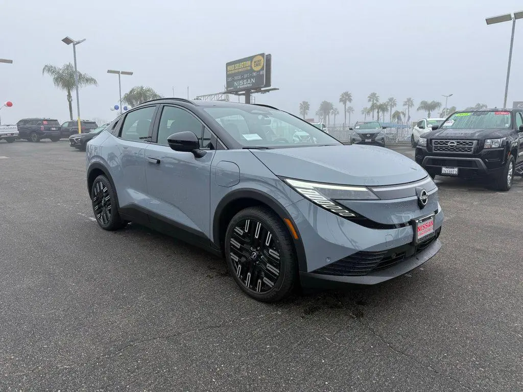 2026 Nissan LEAF Platinum+