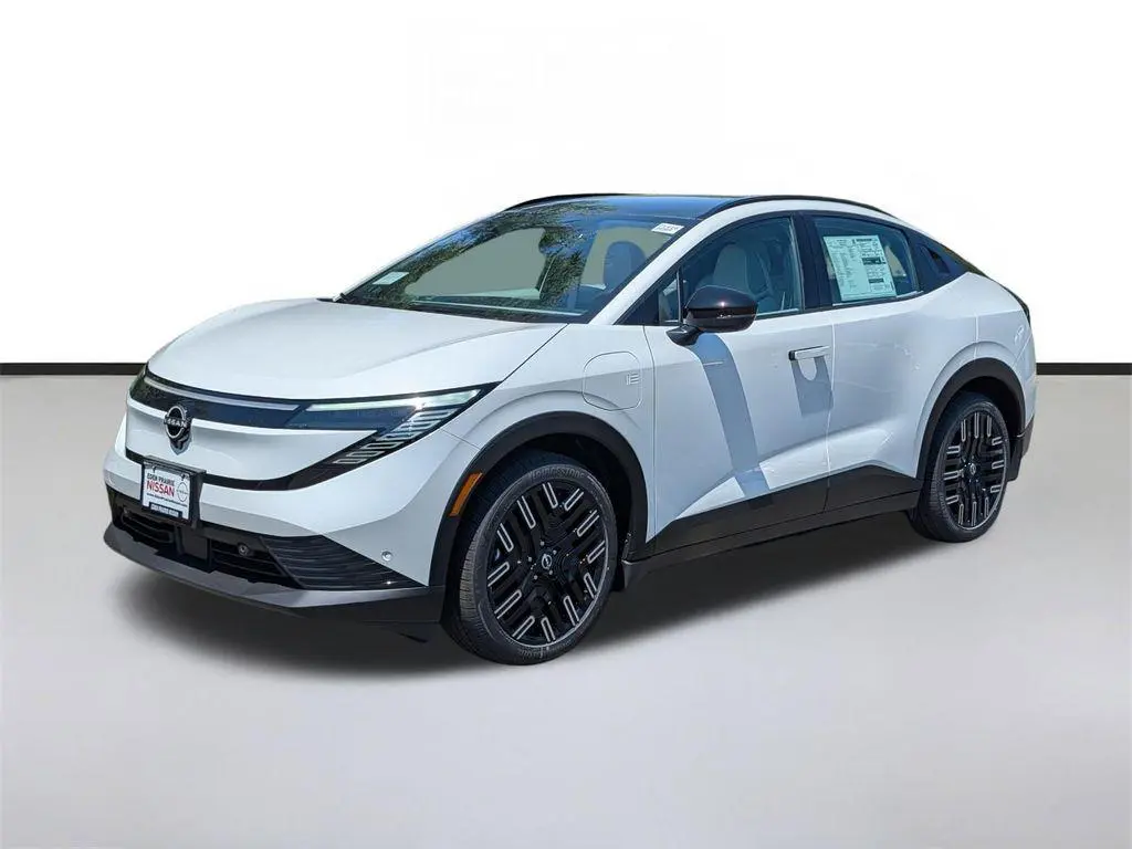 2026 Nissan LEAF Platinum+