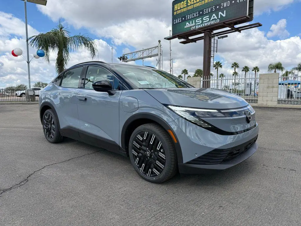 2026 Nissan LEAF Platinum+