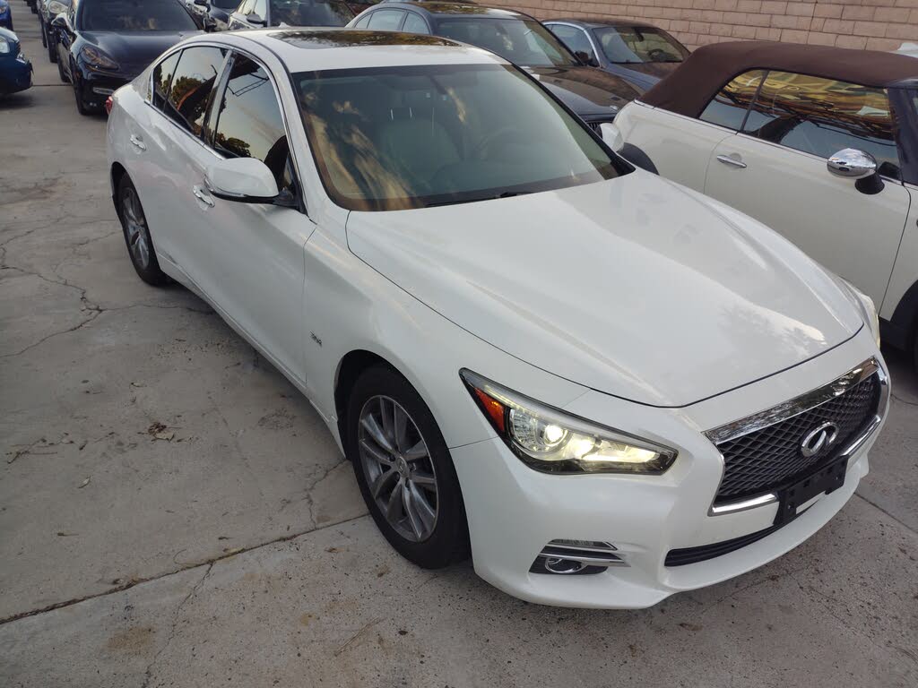 2016 Infiniti Q50 Premium
