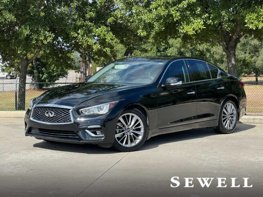 2023 Infiniti Q50 Luxe