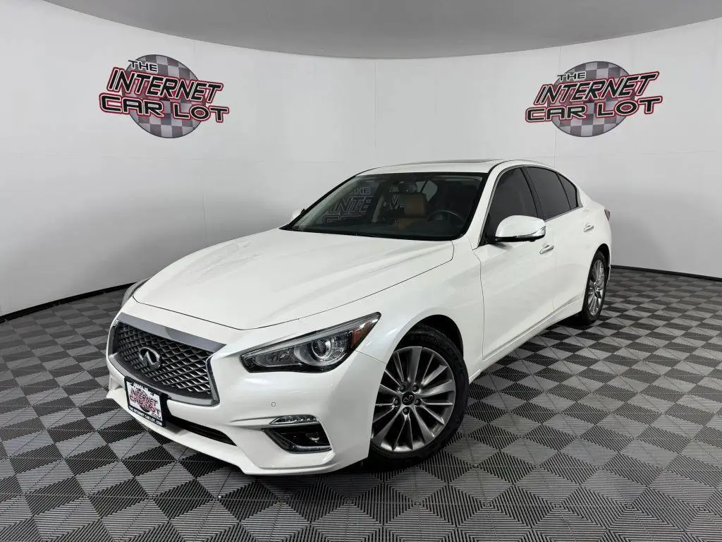 2023 Infiniti Q50 Luxe
