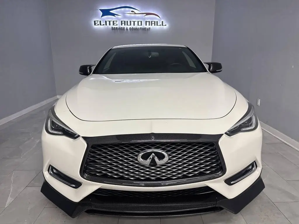 2018 Infiniti Q60 Luxe