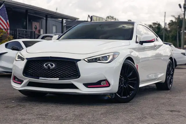 2018 Infiniti Q60 Luxe