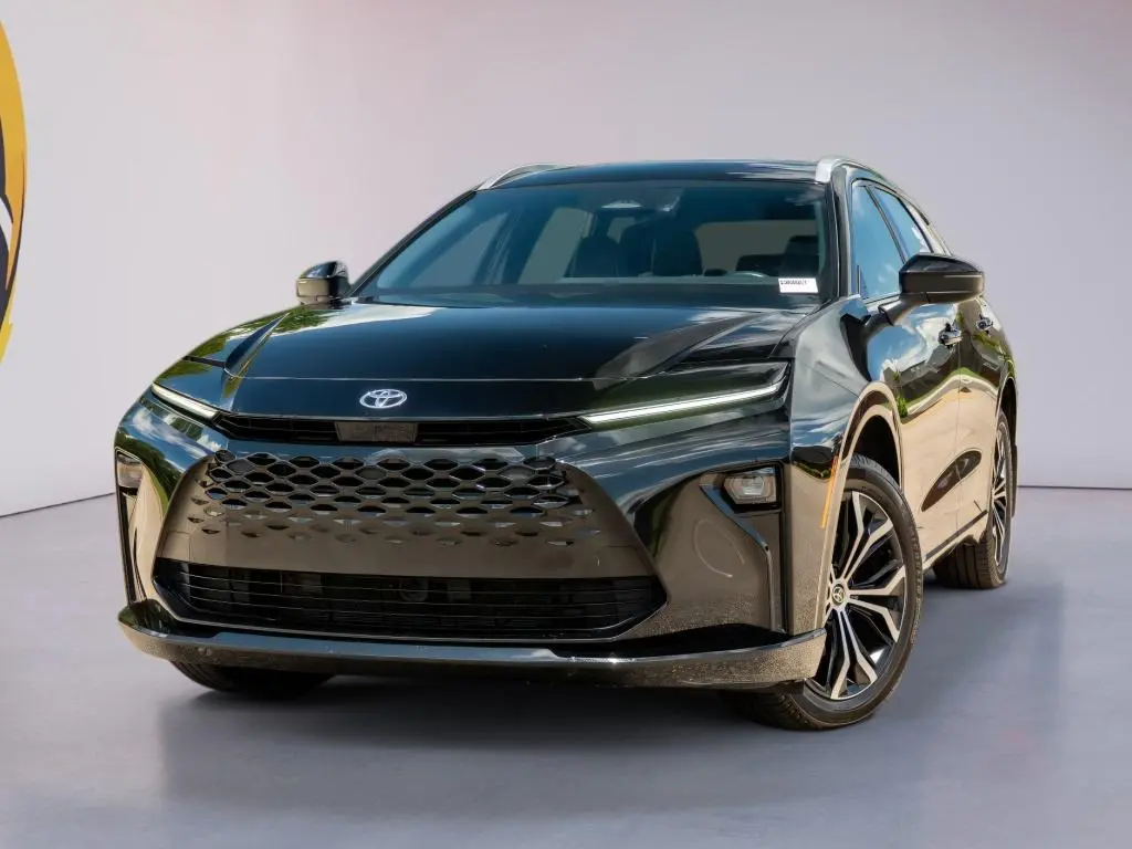 2025 Toyota Crown Signia XLE