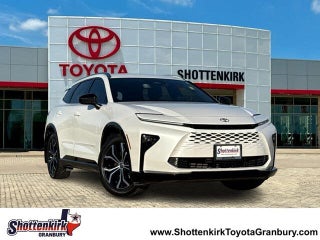 2025 Toyota Crown Signia XLE