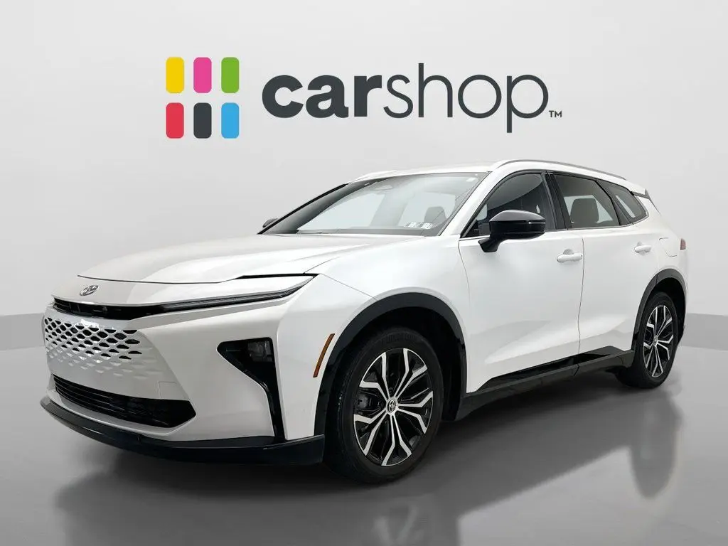 2025 Toyota Crown Signia XLE