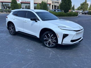 2025 Toyota Crown Signia XLE