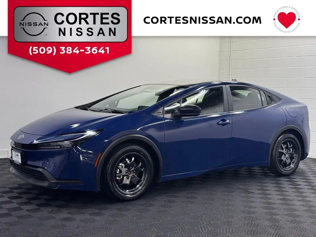2024 Toyota Prius LE