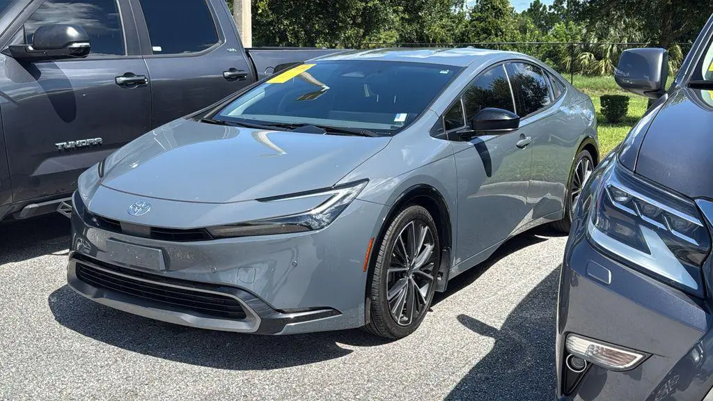 2023 Toyota Prius XLE