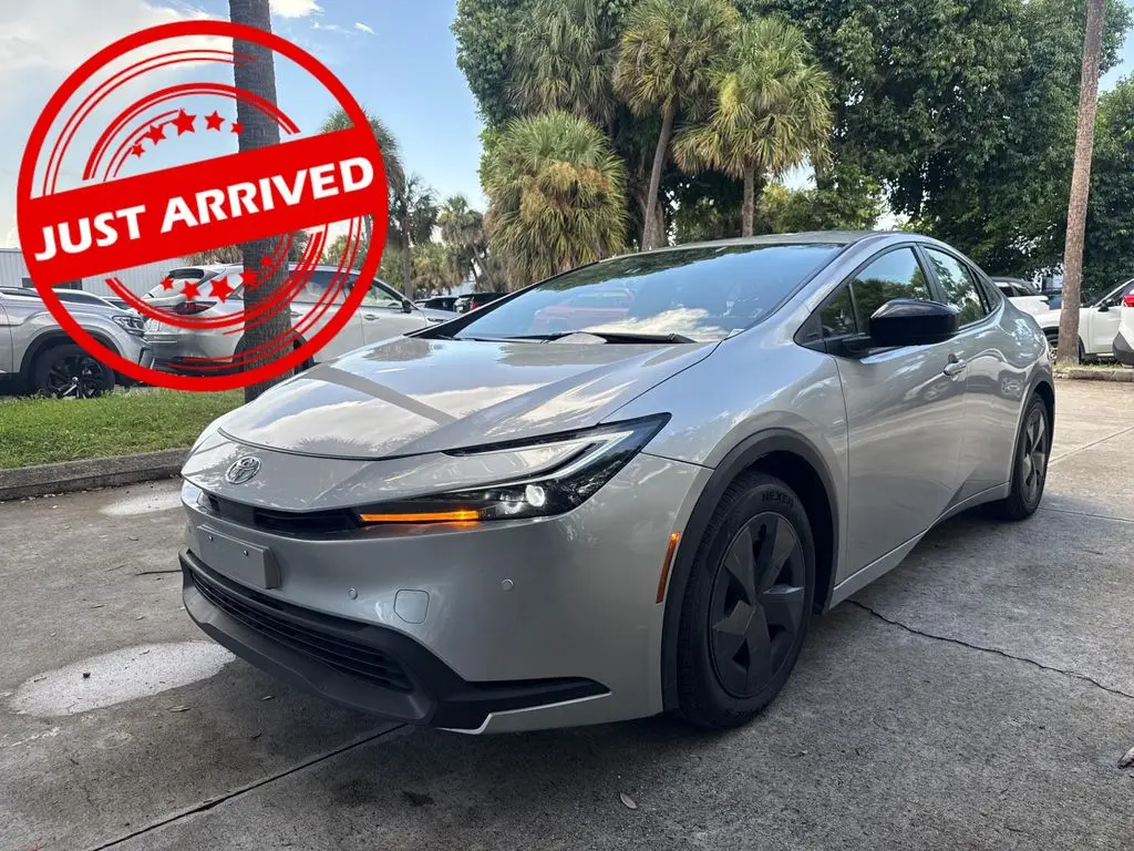 2025 Toyota Prius LE